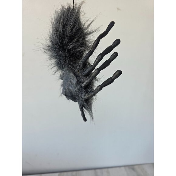 Take 1 dropping spider Halloween prop life-size lifelike realistic animation - Picture 3 of 7